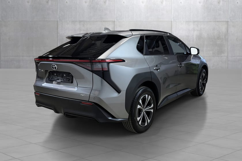 Bilde 3 av Toyota bZ4X AWD Active Tech