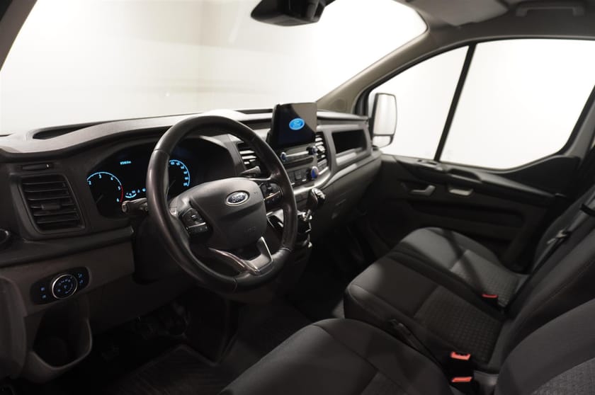 Bild 2 av Ford Transit Custom 300 Skåp 2.0 TDCi Trend Drag Kamera Värmare