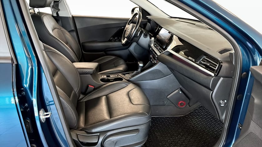 Bild 3 av Kia Niro P-HEV DCT 141HK ADVANCE PLUS DRAG KAMERA VÄRMARE