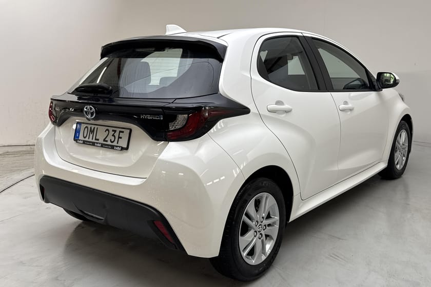 Bild 3 av Toyota Yaris Hybrid 1.5 (116hk) Backkamera Vinterhjul