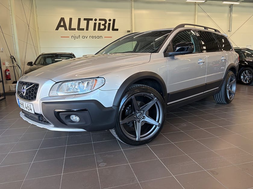 Bild 1 av Volvo XC70 D4 AWD Geartronic Classic, Momentum Ny kamrem /kamera