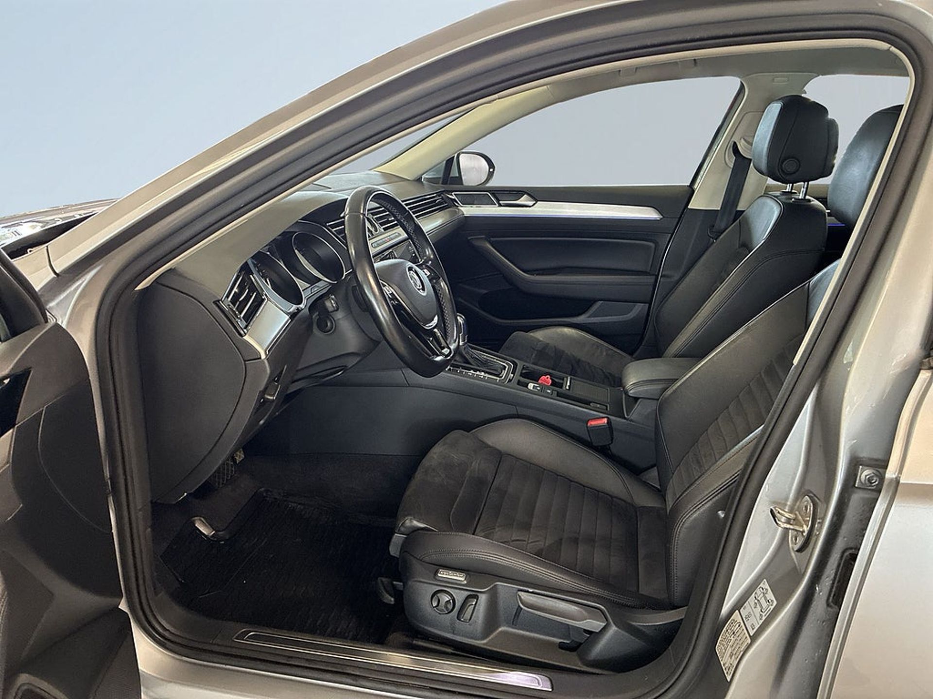Volkswagen Passat 2018, bild 7/10