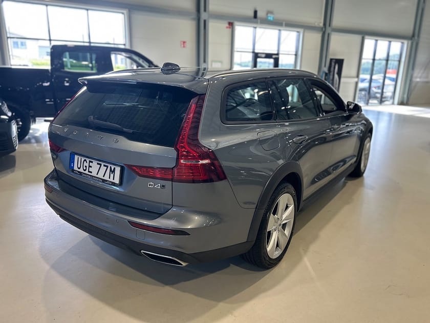 Bild 3 av Volvo V60 Cross Country D4 AWD Geartronic SE II 190hk / Drag