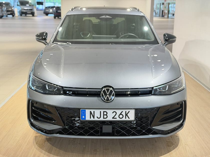 Bild 2 av Volkswagen Passat Variant eHybrid 1.5TSI R-Line Dragkrok Värmepump | DEMO