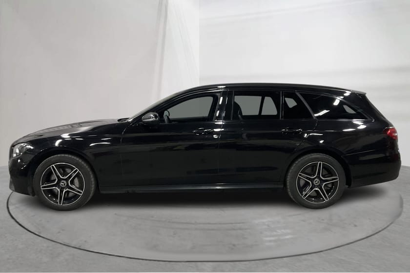 Bild 2 av Mercedes-Benz E 300 T de 4MATIC Kombi S213 (306hk) AMG Line
