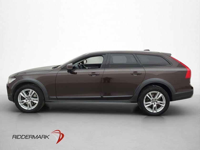 Bild 4 av Volvo V90 Cross Country D5 AWD 235hk Inscription Värm Drag