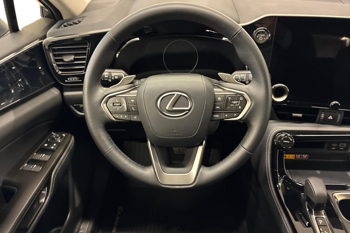 Lexus NX 450h+ E-CVT, 309hp, 2025