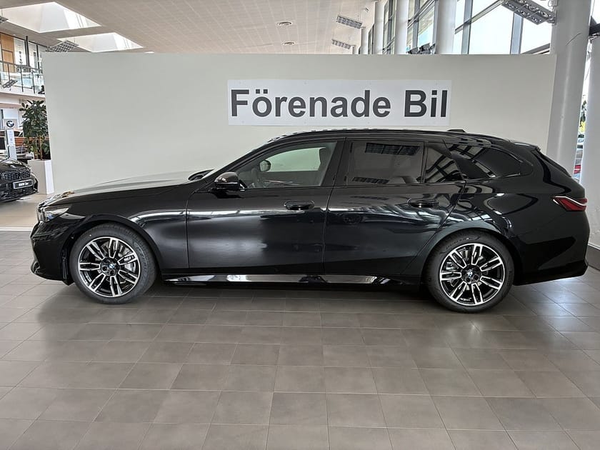 Bild 3 av BMW i5 eDrive40 Touring M Sport Drag Rattvärme H/K ParkAssist