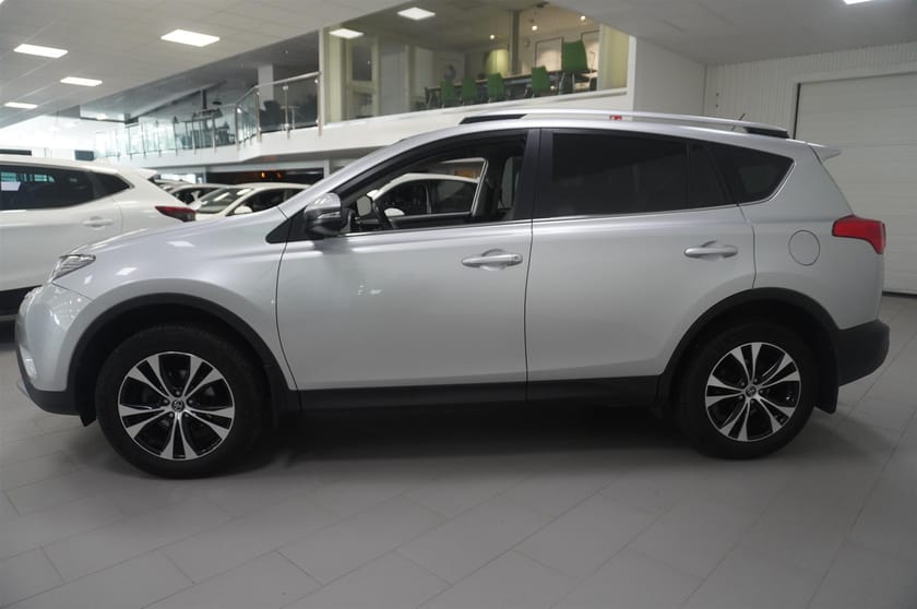 Bild 2 av Toyota RAV4 2.0 Dual VVT-i Executive AWD 151hk Drag