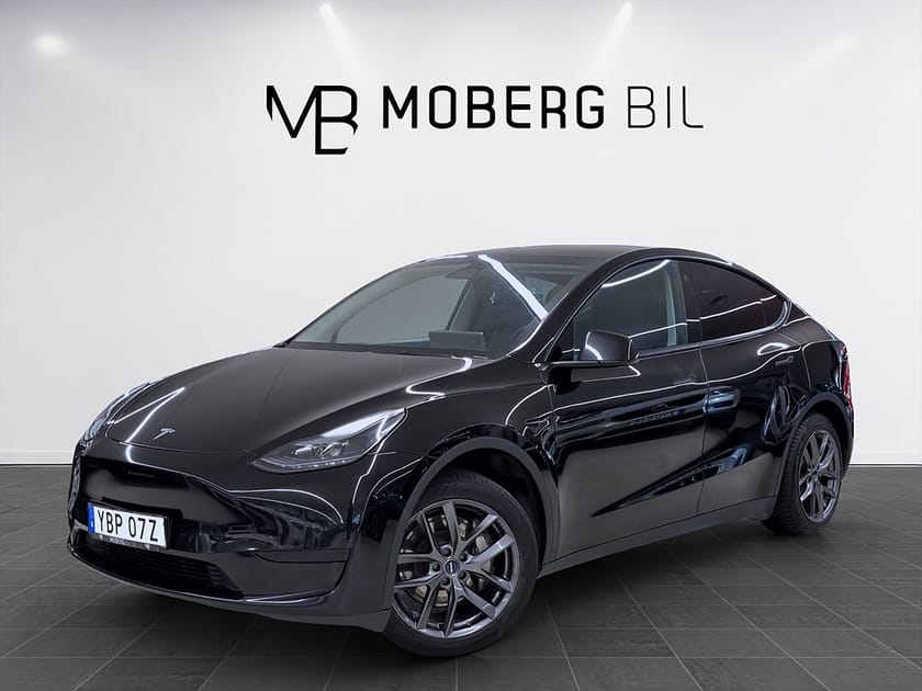 Bild 1 av Tesla Model Y Standard Range RWD 299hk Pano Drag B-kamera