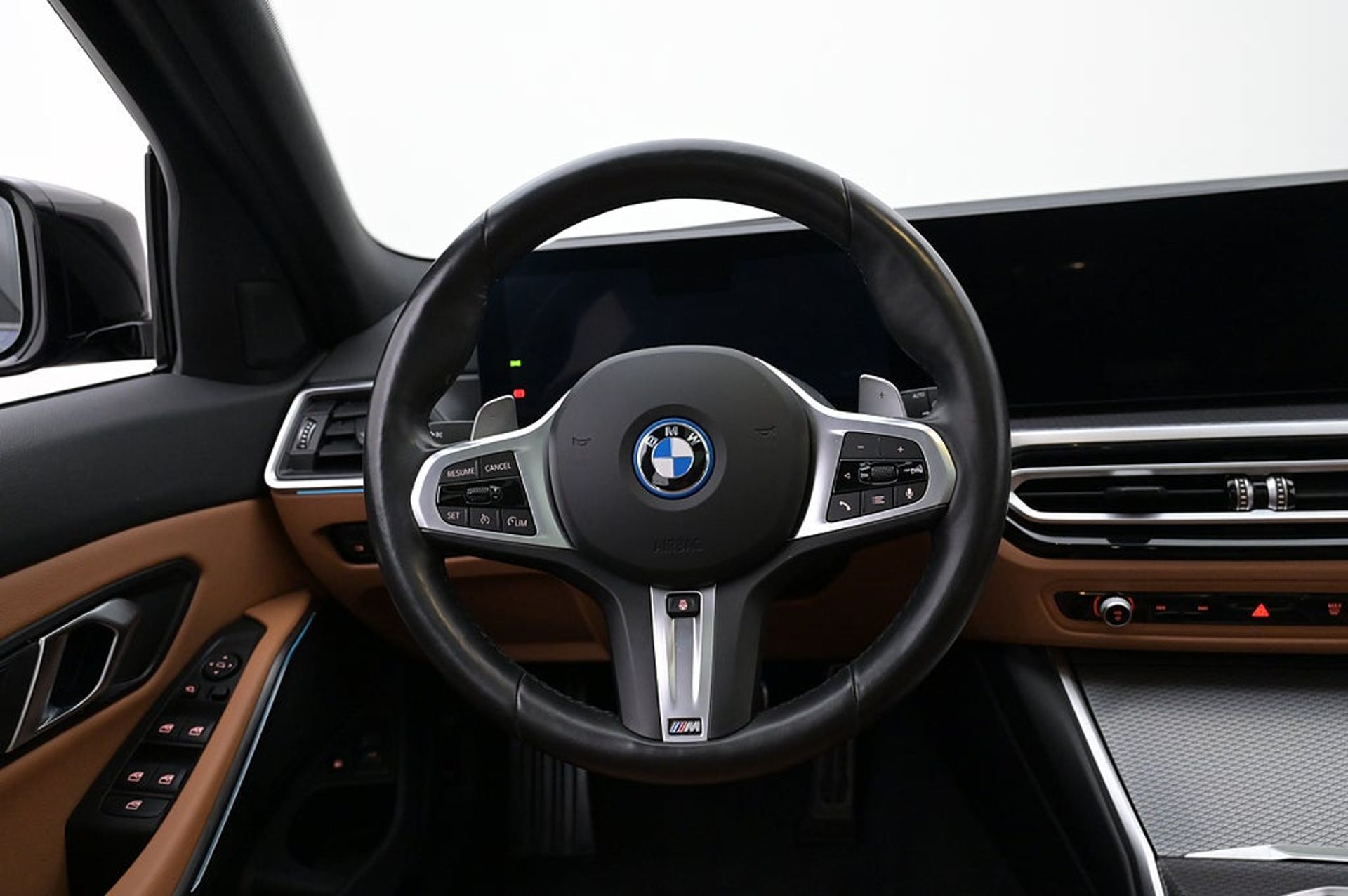 BMW 330 2024, bild 7/10