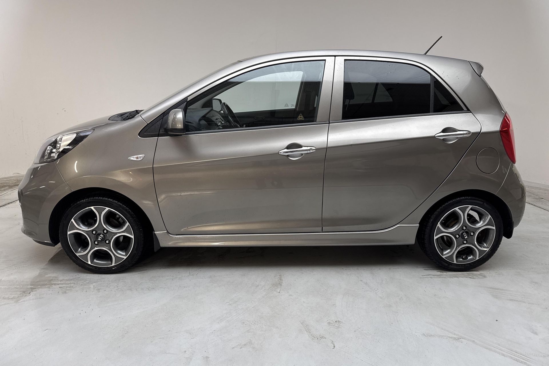 Kia Picanto 1.0 2015, bild 2/10