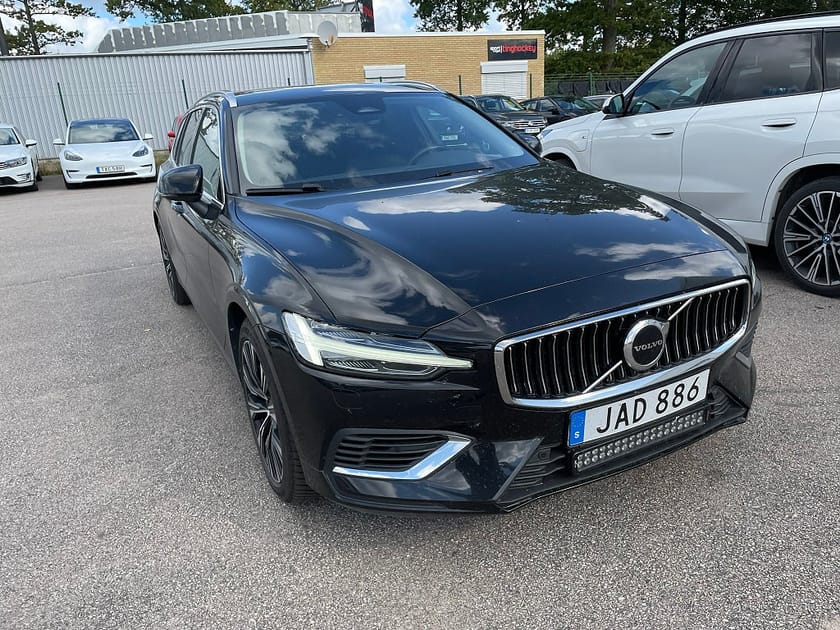 Bild 2 av Volvo V60 T6 Recharge Core Bright plug in AWD 350HK 4x4