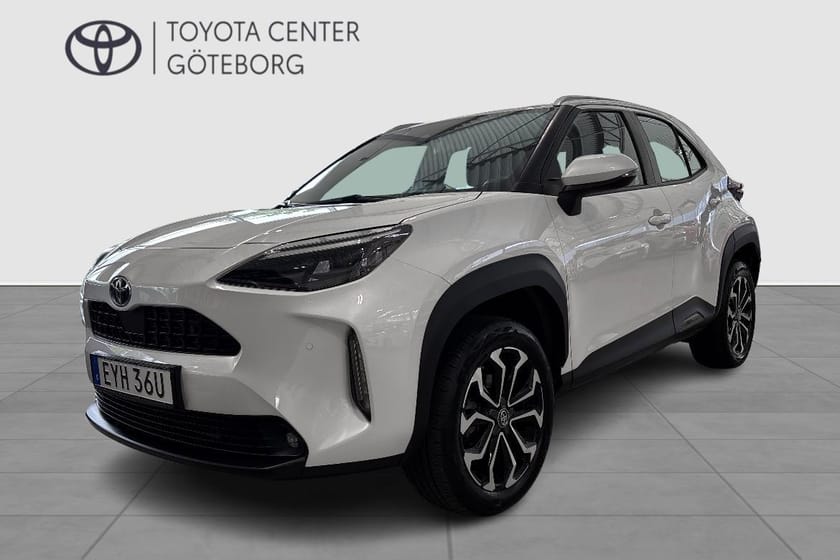 Bild 1 av Toyota Yaris Cross Hybrid AWD-i – Active Plus ink vinterhjul