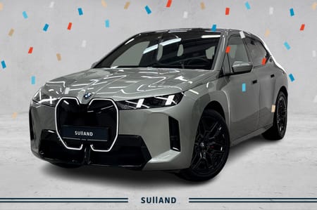 BMW iX xDrive60 Fully Charged |Luft| M-Pro| Harman| 360°kam| 22"