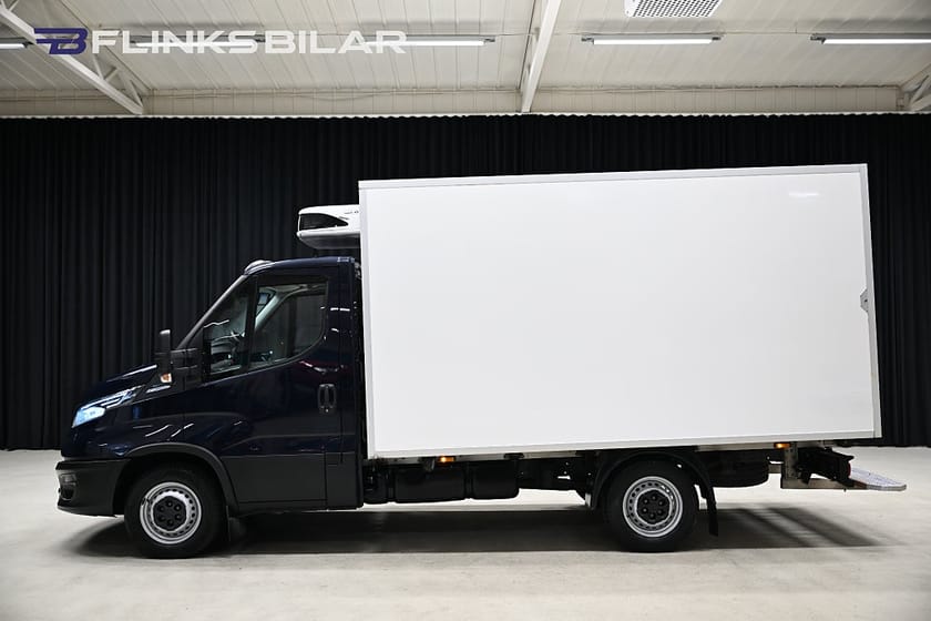 Bild 2 av Iveco Daily 35-140 Chassi Cab 136HK Automat|Volymskåp|Kylbil|Lågmil|Leasbar|SeUtr!
