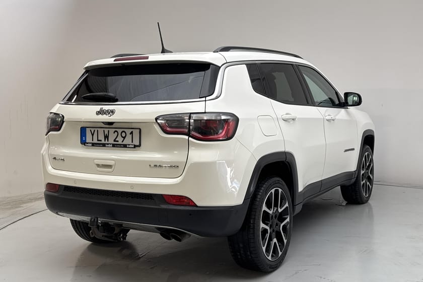 Bild 3 av Jeep Compass Multiair 4WD (170hk) Limited Backkamera