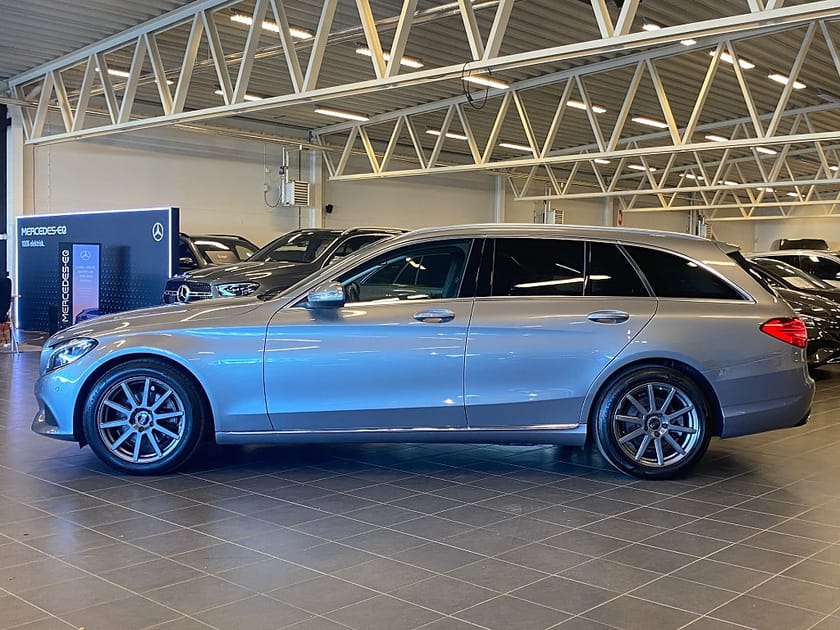 Bild 4 av Mercedes-Benz C 220 T d BlueTEC 7G-Tronic Plus Avantgarde Euro 6