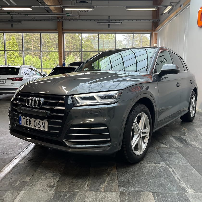 Bild 5 av Audi Q5 55 TFSI e quattro S Line Carplay Matrix Panorama Drag