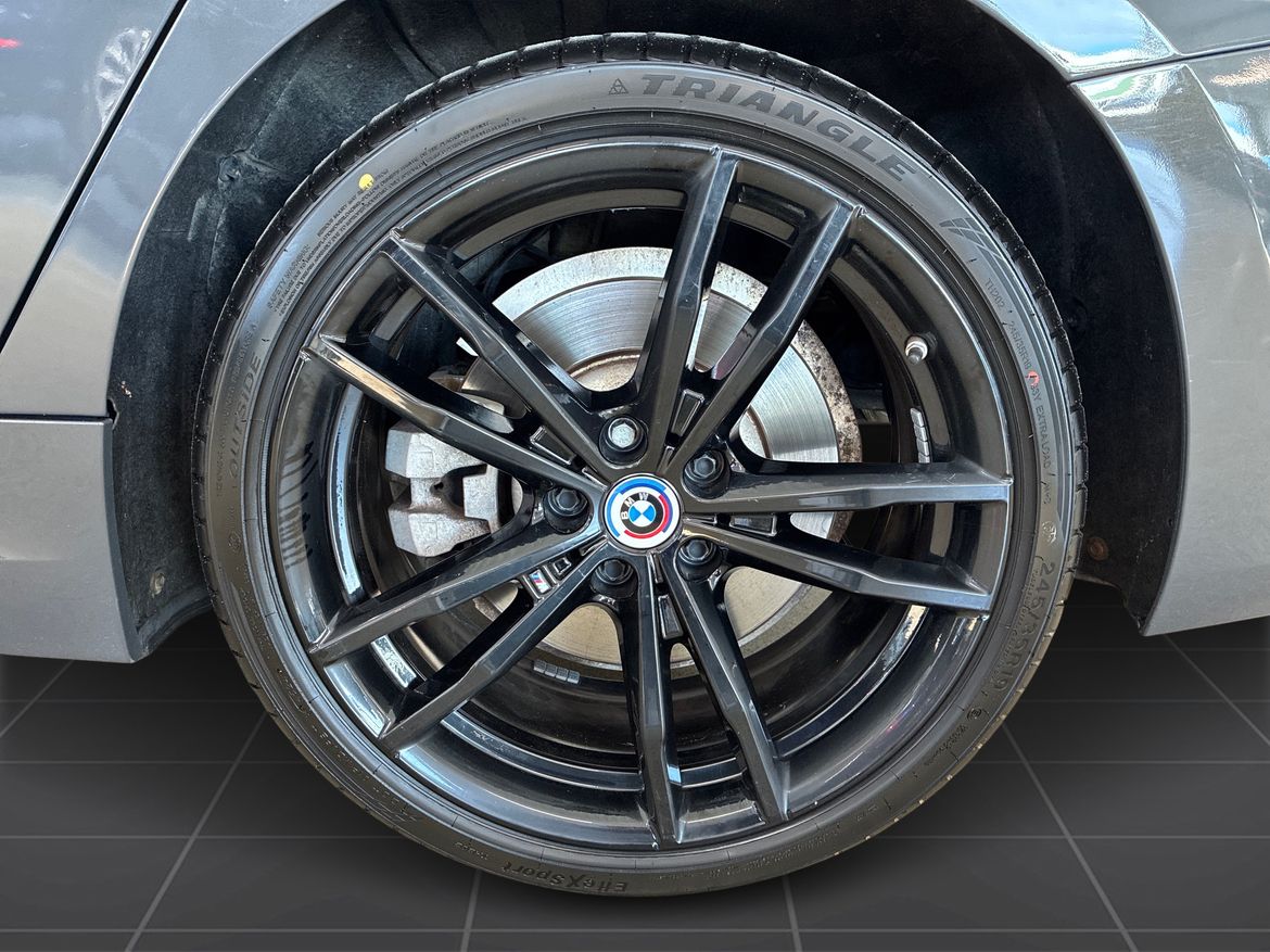 BMW BMW 330e xDrive Touring — bild 9