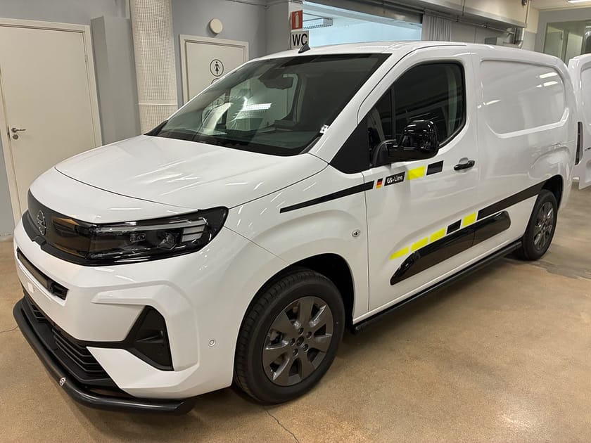 Bild 2 av Opel Combo Van L2 1.5 Diesel 130 AT8 ELITE  GS LINE