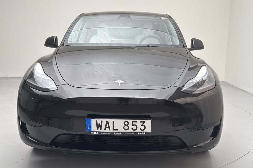 Bild 5 av Tesla Model Y Standard Range RWD Vit läderinredning Vinterhjul Panorama