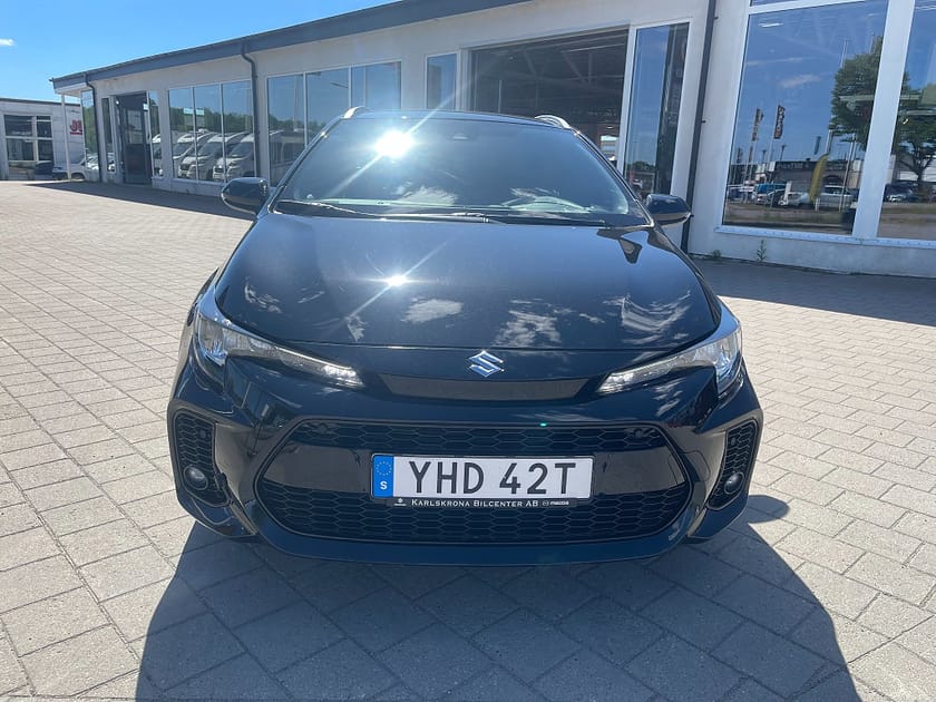 Bild 2 av Suzuki Swace Hybrid 1.8 VVT-i E-CVT 122 hk ENDAST 2323 mil