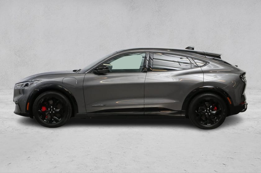 Bilde 2 av Ford Mustang Mach-E Long Range AWD LR Premium /Batteritest/Pano/Krok/Fjernstart/B&O++