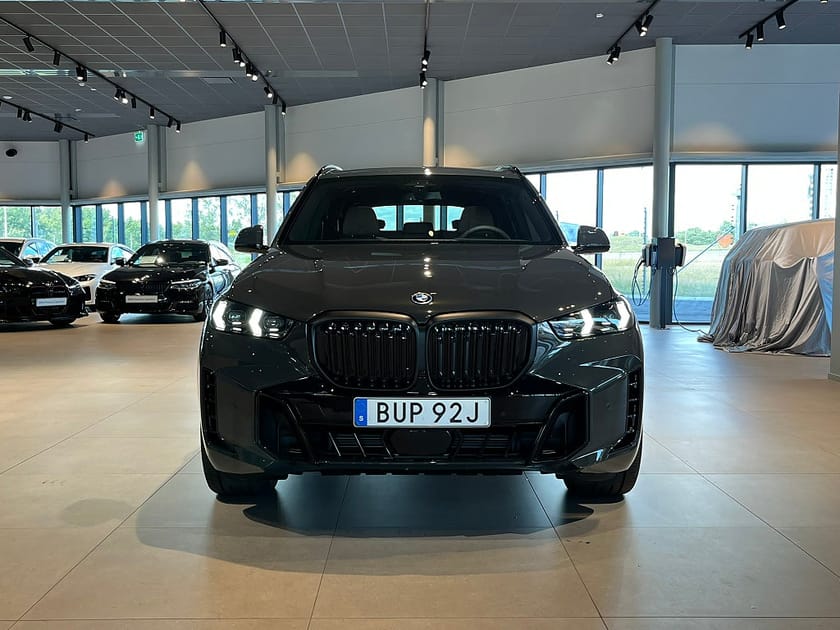 Bild 2 av BMW X5 xDrive50e M Sport Pro D/A Pro H/K Panorama Luftfjädring