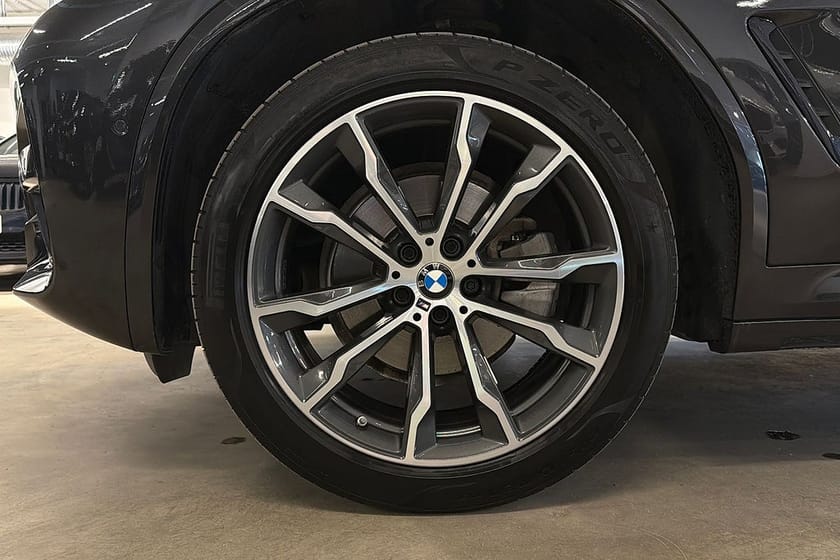 Bild 5 av BMW X3 xDrive20d M-Sport Moms / Värmare / Drag / B-Kam / Navi