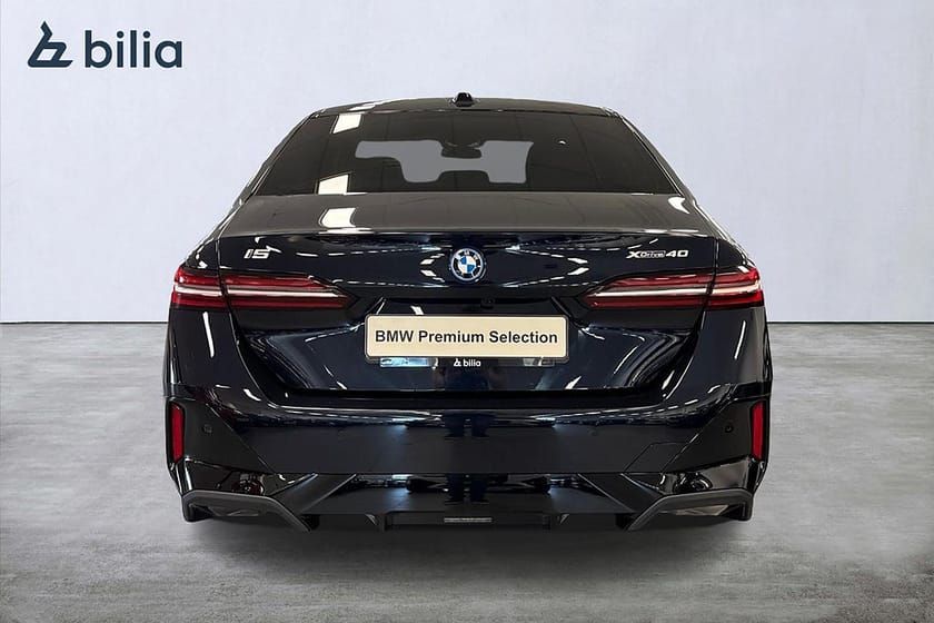 Bild 4 av BMW i5 xDrive40 Sedan xDrive 40 M-sport | Drag | H&K | Aktiv farth.