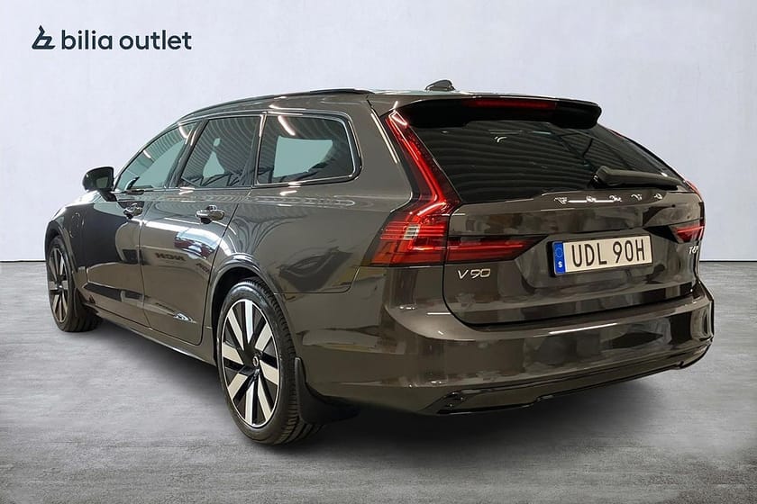 Bild 3 av Volvo V90 T6 Plug-in AWD Plus Dark Nordic Edition 360° H&K Drag