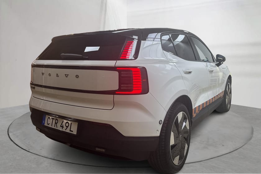 Bild 3 av Volvo EX30 Twin Motor Performance 428hk Ultra Panorama