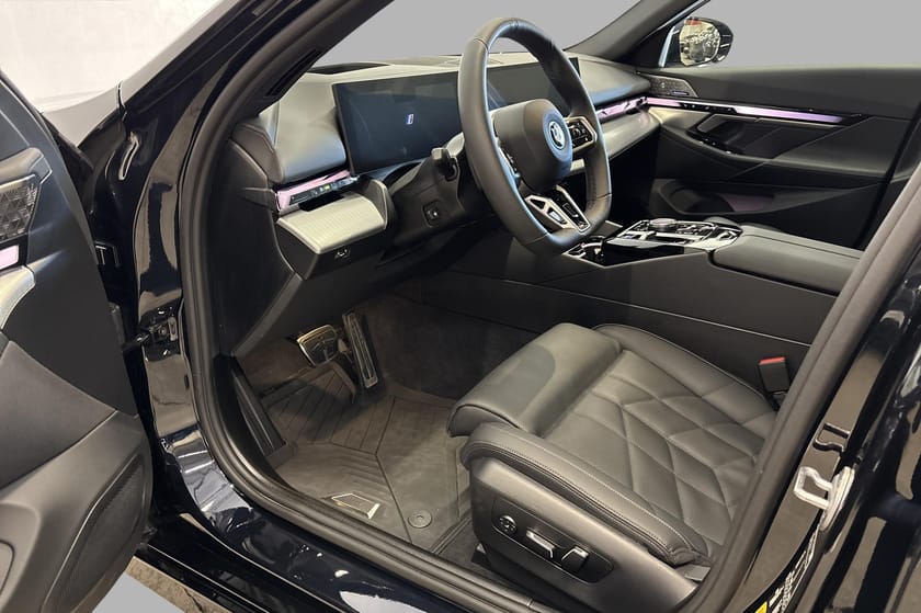 Bilde 5 av BMW i5 xDrive40 Touring Touring, FullyCharged, B&W, Panorama, Krok
