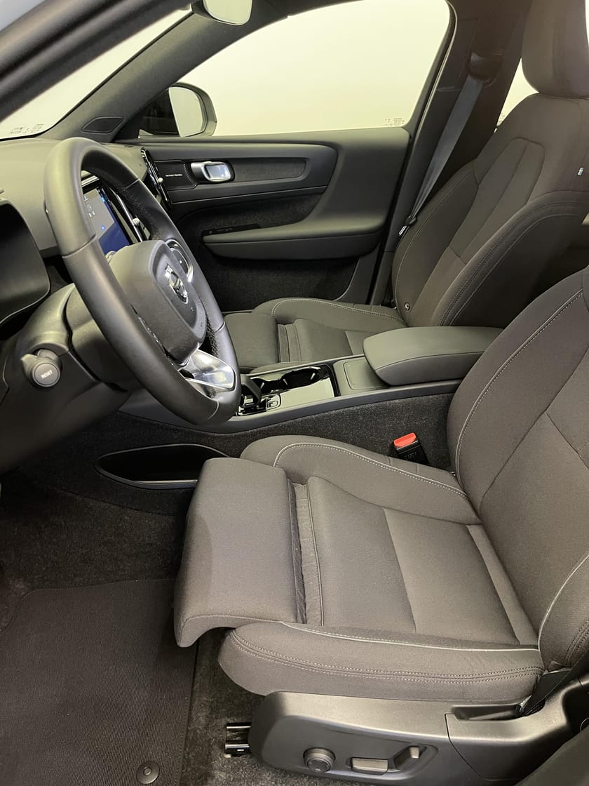 Bild 4 av Volvo XC40 Recharge Single Motor Ultimate / Panoramaglas tak / Navigation / Elstol /