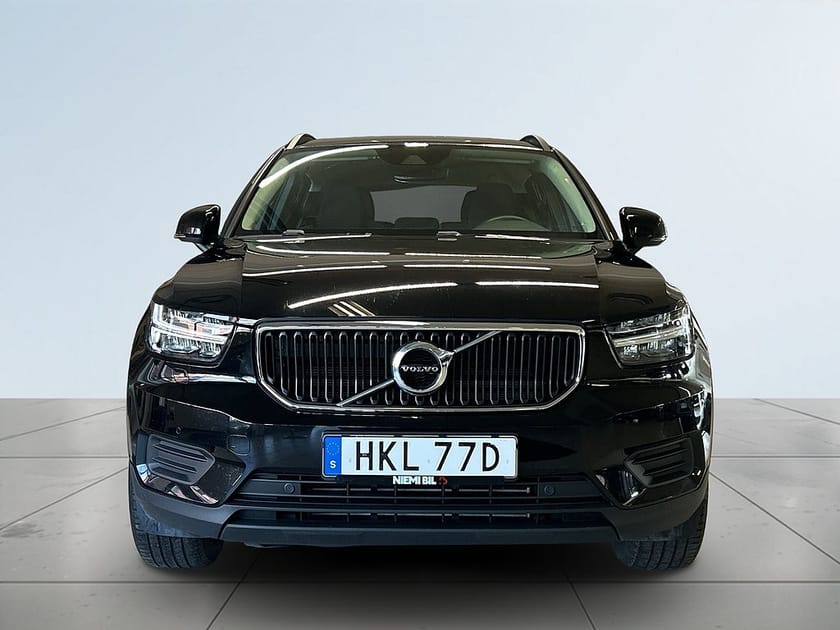 Bild 2 av Volvo XC40 D3 AWD Base Bränslevärmare Farthållare S&V-däck