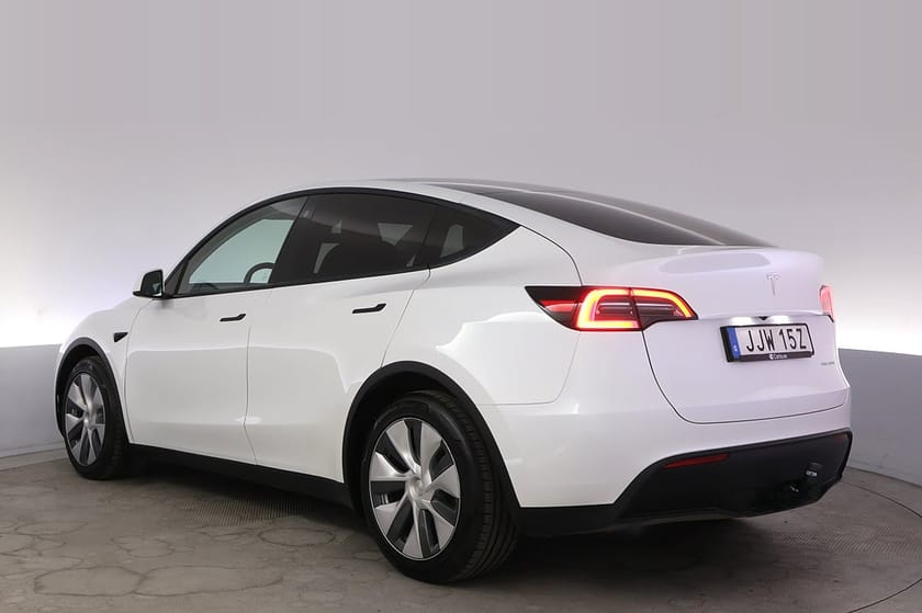 Bild 4 av Tesla Model Y Long Range AWD Autopilot Pano Drag V-Hjul
