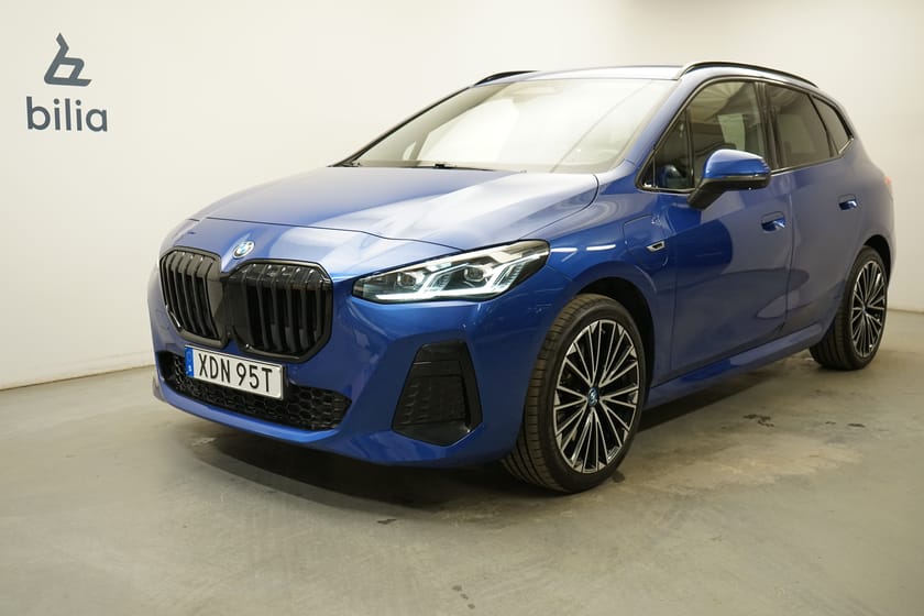 Bild 1 av BMW 230e xDrive Active Tourer 230i M Sport – Harman Kardon – Head-Up Display – 360° Kamera – Dragkrok