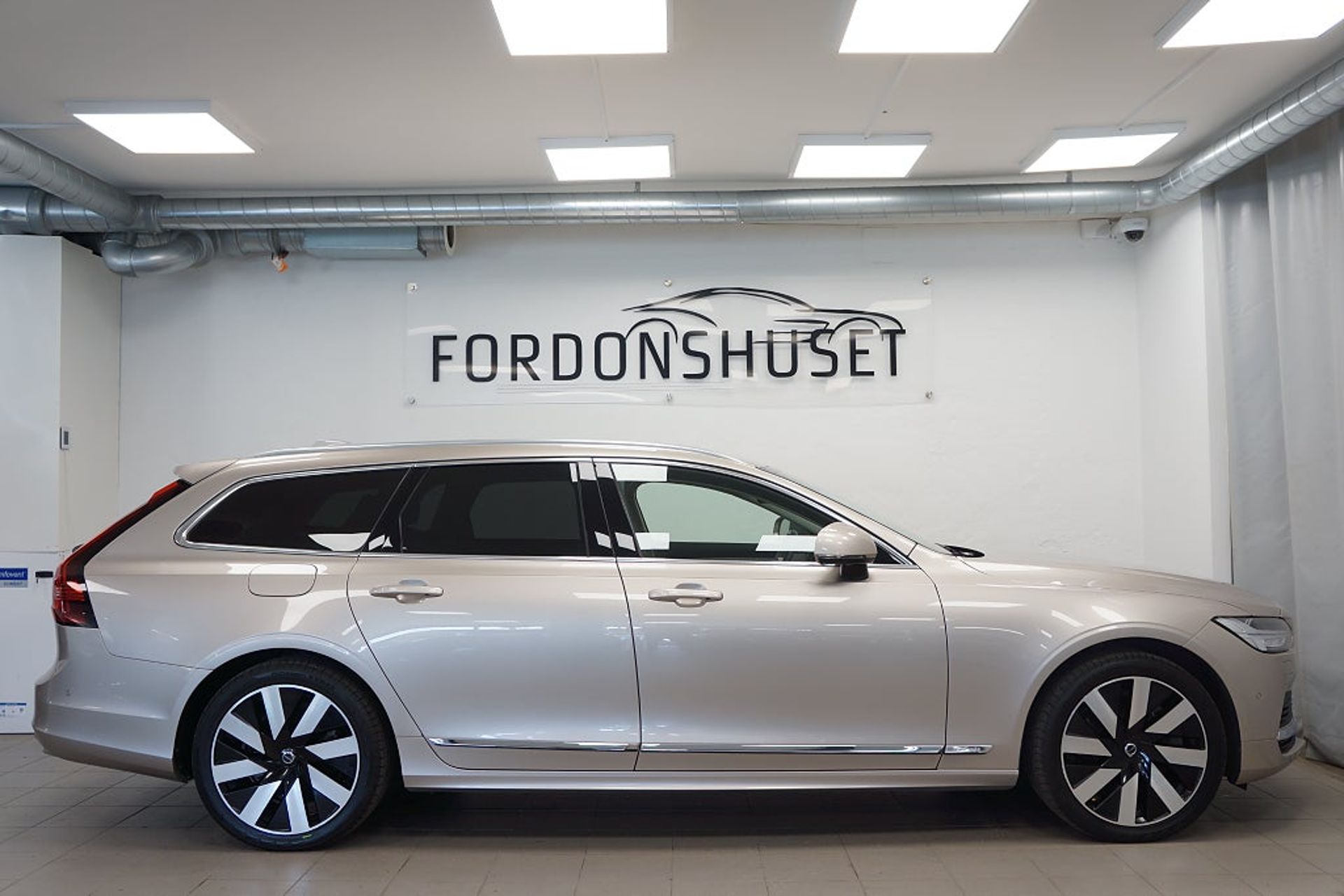 Volvo V90 2024, photo 3/10