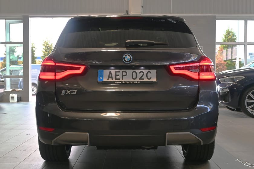 Bild 3 av BMW iX3 Charged Plus Drag Pano H/K HUD