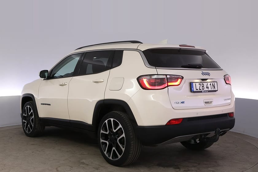 Bild 4 av Jeep Compass 4xe Limited Pano Drag BLIS Kamera Keyless