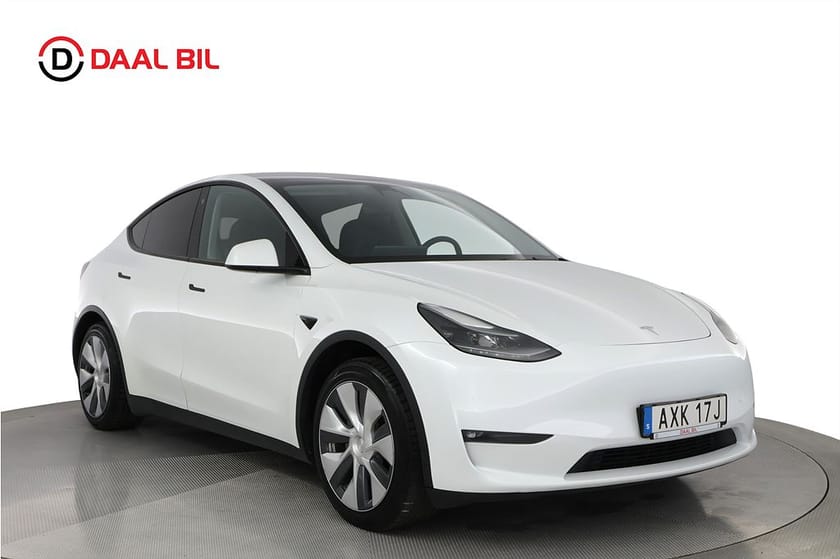 Bild 3 av Tesla Model Y Long Range AWD 514HK PANORAMA DRAG VÄRMARE B-KAMERA NFC