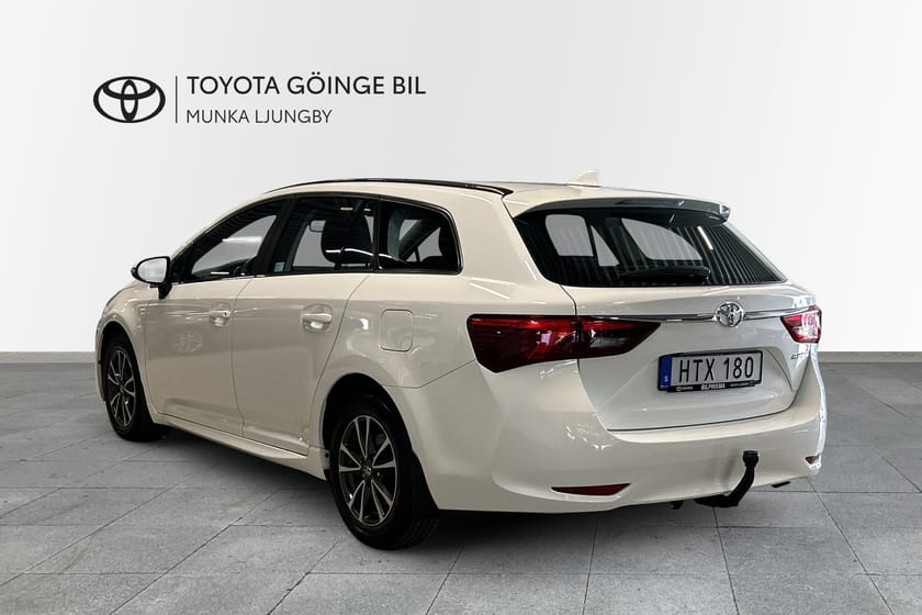 Bild 3 av Toyota Avensis Kombi 1.6 D-4D 1 ägare drag v-hjul