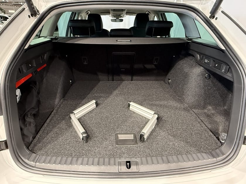 Bild 4 av Škoda Octavia Kombi COMBI SELECTION 1,5 TSI M-HEV 116 HK 7 VXL