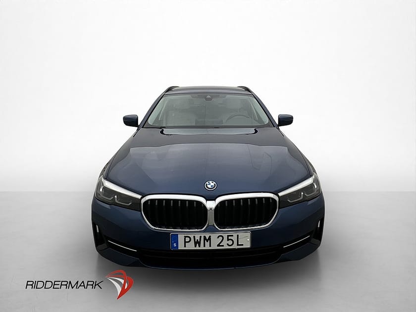 Bild 2 av BMW 530e xDrive Touring Skinn Live Cockpit Kamera Navi Ambient Drag