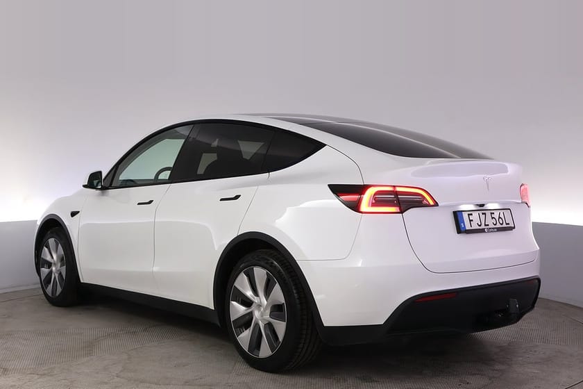 Bild 4 av Tesla Model Y Standard Range RWD Autopilot Panorama Drag