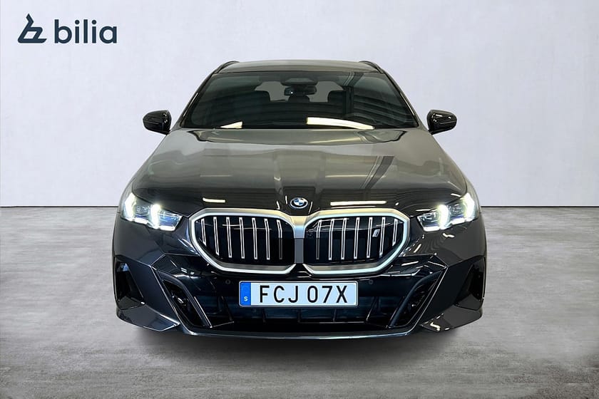 Bild 2 av BMW i5 xDrive40 Touring Touring/M Sport/Drag/H&K/20"