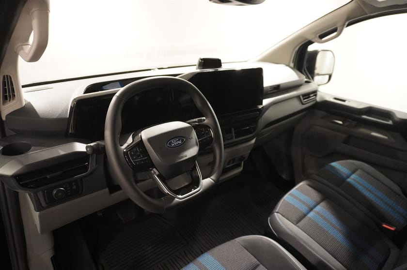 Bild 2 av Ford E-Transit Custom 340 AWD E-Custom Skåp Sport 340l Elmotor 160kw 218hk 1-Växlad El