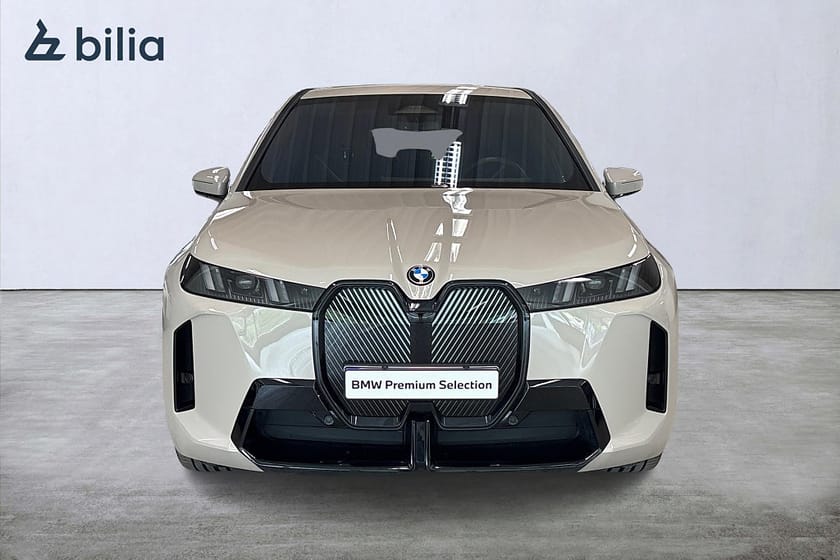 Bild 5 av BMW iX xDrive60 xDrive 60 M-Sport | Charged | H&K | Aktiv farth. | Drag