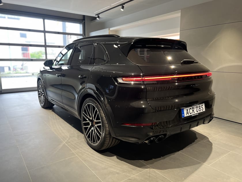 Bild 5 av Porsche Cayenne E-Hybrid Black Edition